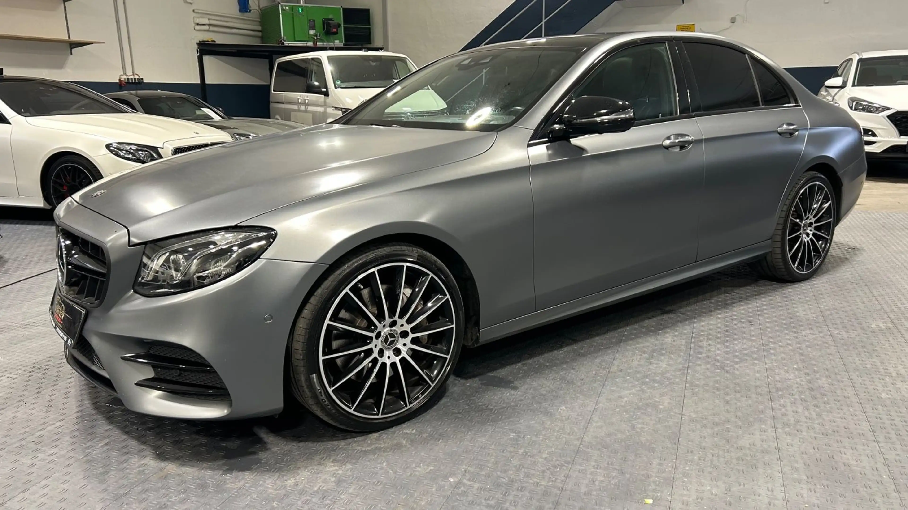 Mercedes-Benz E 350 d AMG#Widescreen#Magno#Air-Balance#Pano — photo 3
