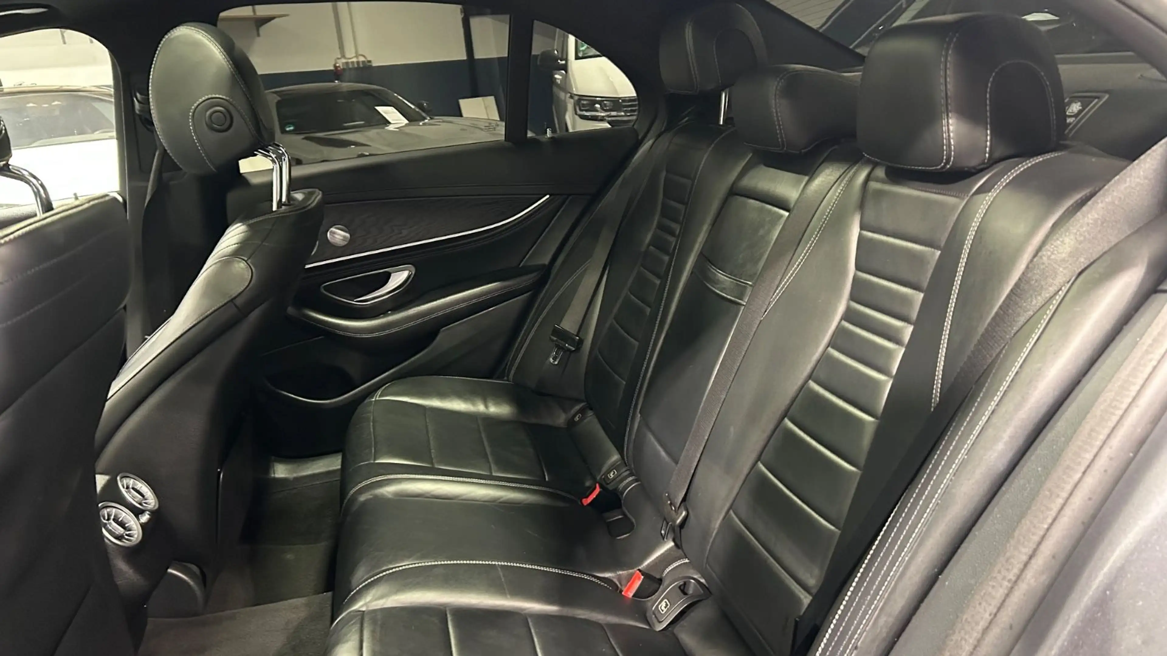 Mercedes-Benz E 350 d AMG#Widescreen#Magno#Air-Balance#Pano — photo 12