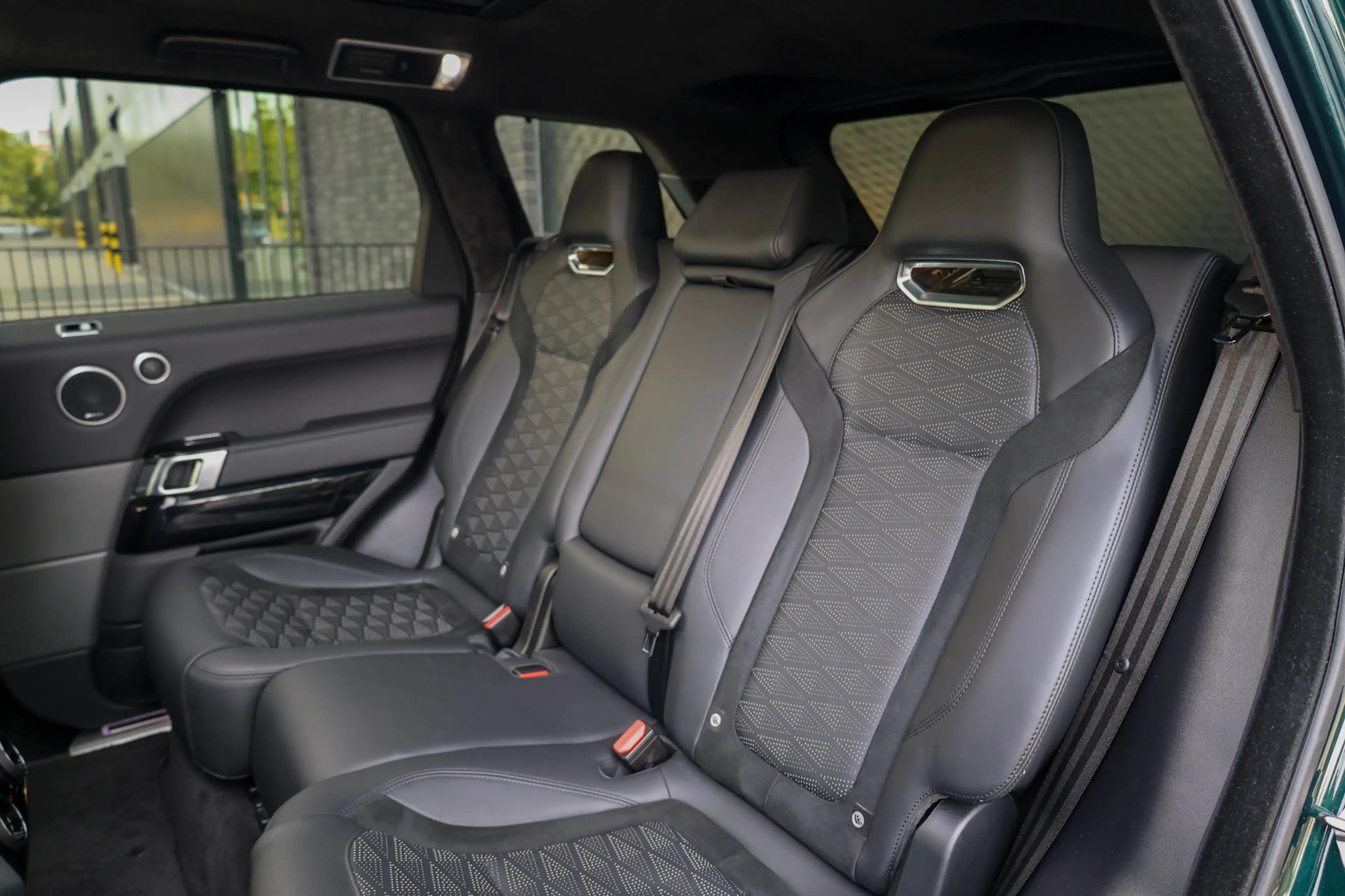 Land Rover Range Rover Sport P575 SVR | UNIEK! | SVO RACING GREEN | 24'' VOSSEN — photo 6