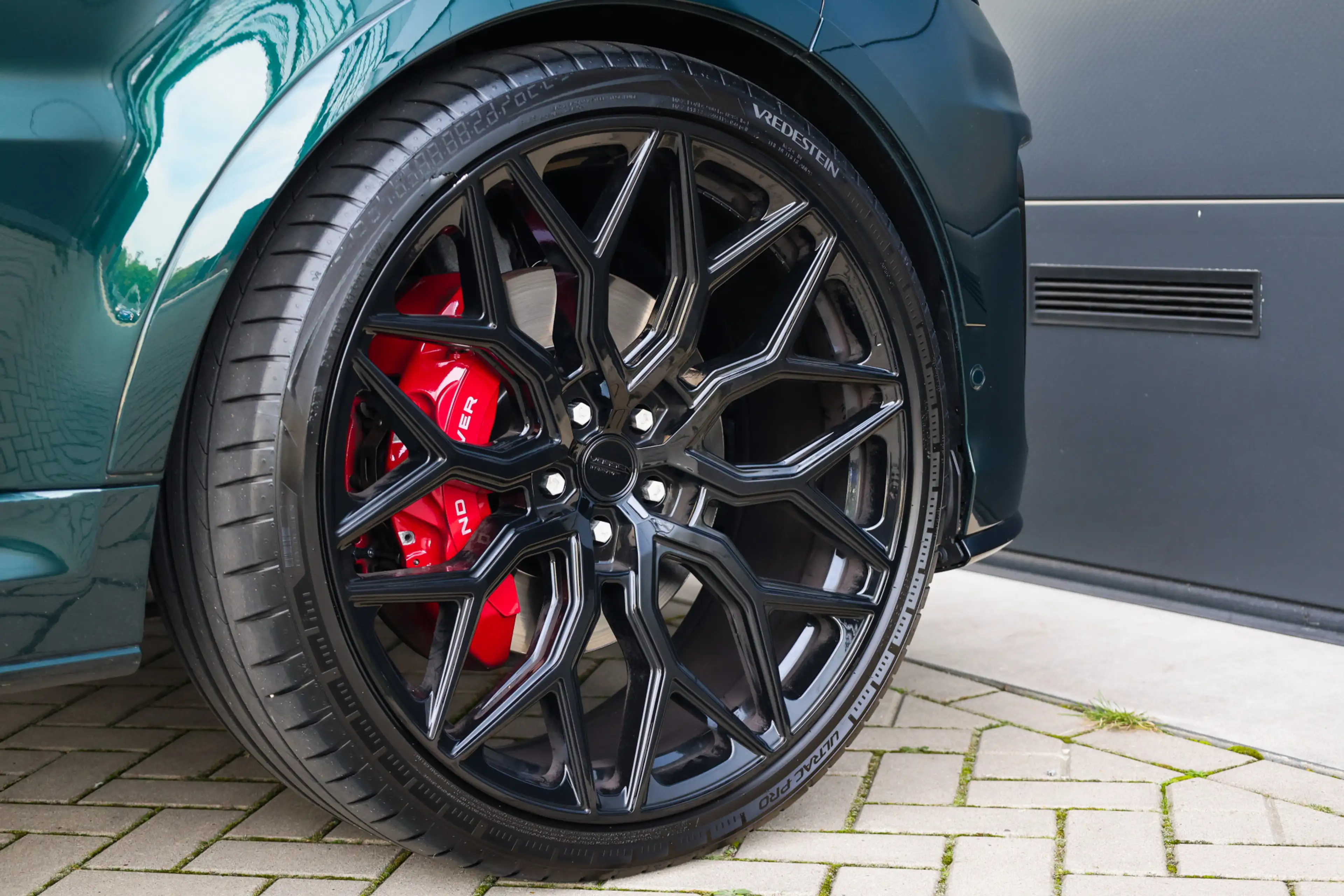 Land Rover Range Rover Sport P575 SVR | UNIEK! | SVO RACING GREEN | 24'' VOSSEN — photo 18