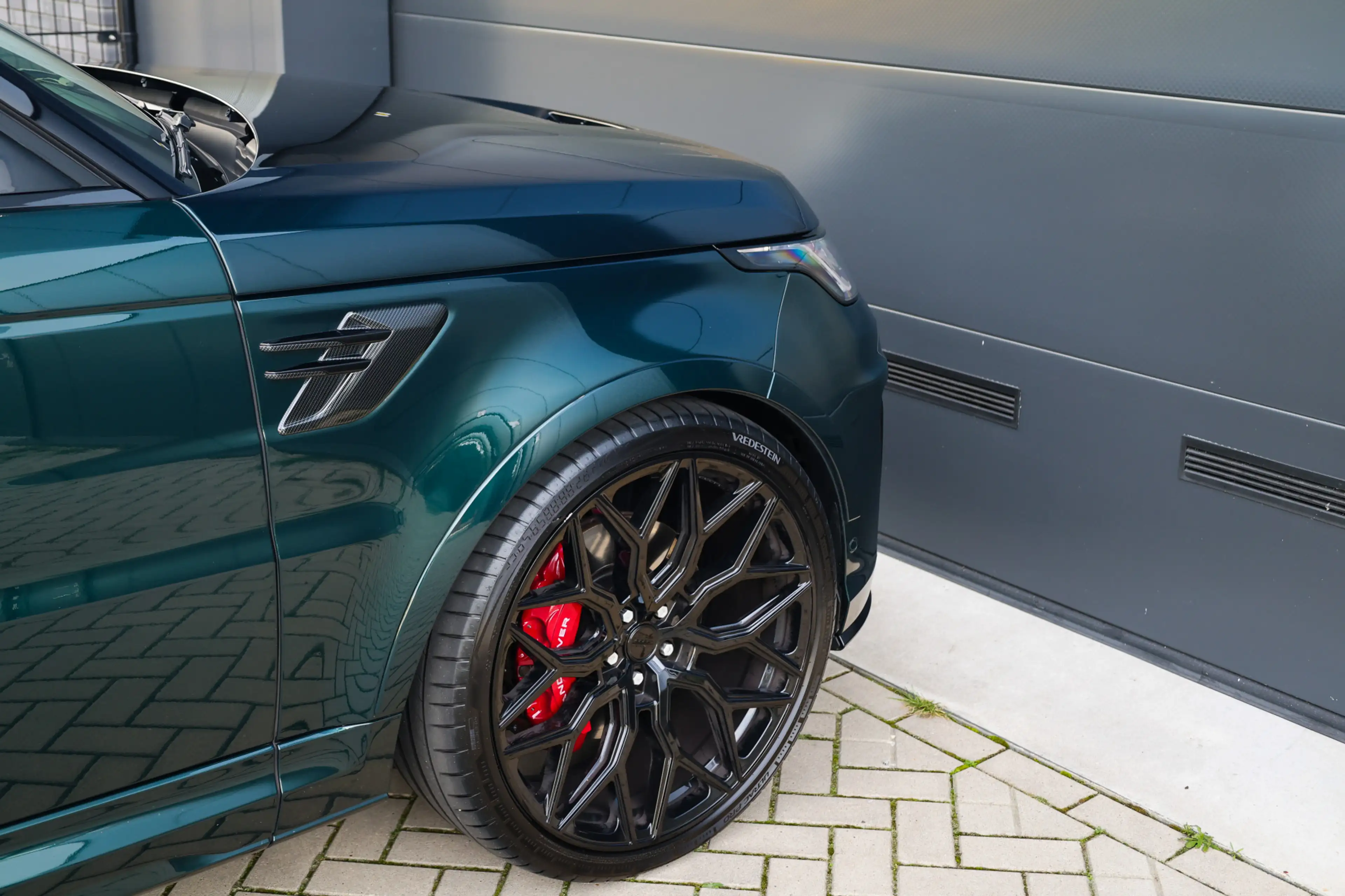 Land Rover Range Rover Sport P575 SVR | UNIEK! | SVO RACING GREEN | 24'' VOSSEN — photo 17