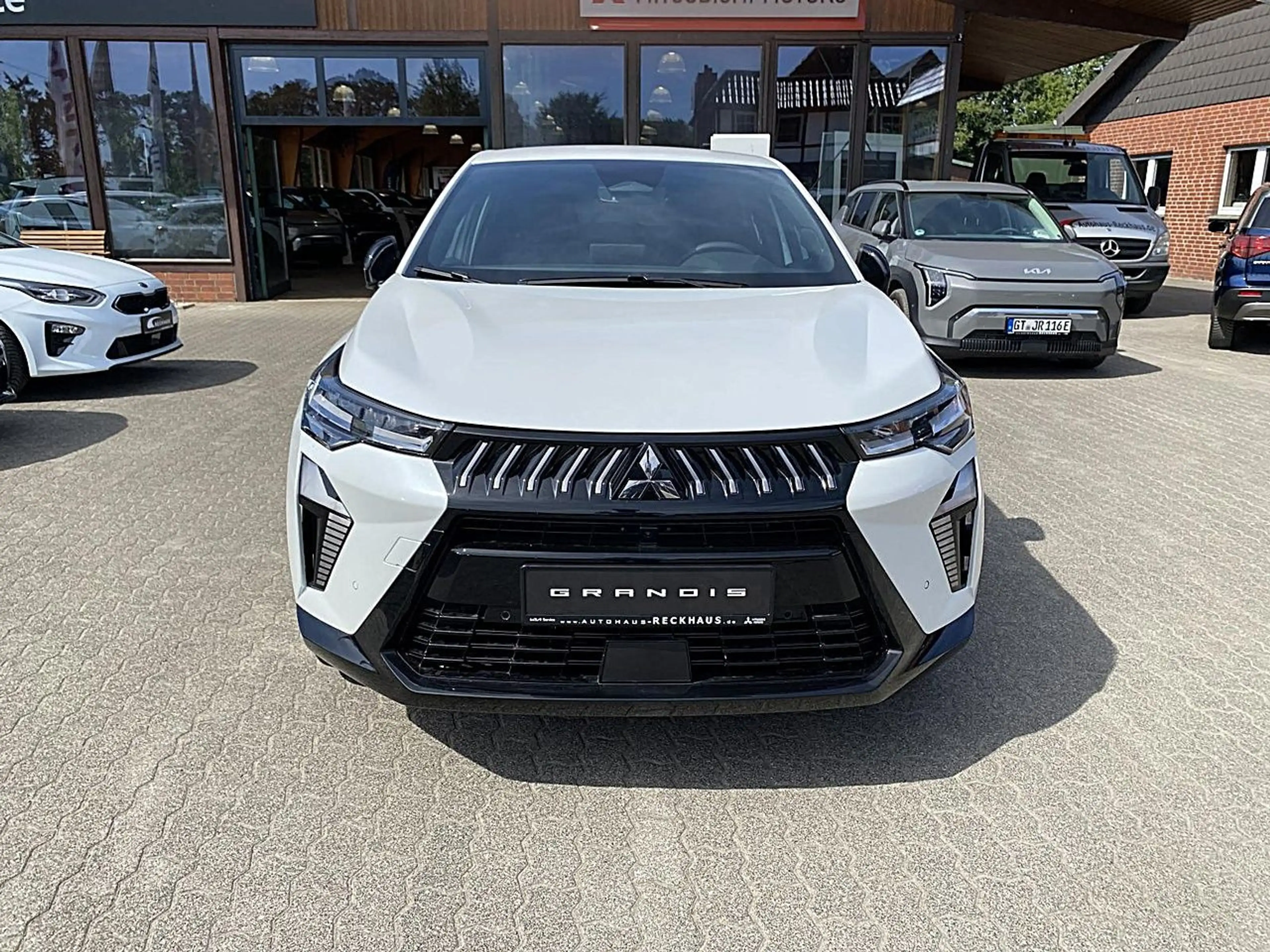 Mitsubishi Grandis Intro Edition 1,8l HEV AT LED DAB+ Klima Navi — photo 8