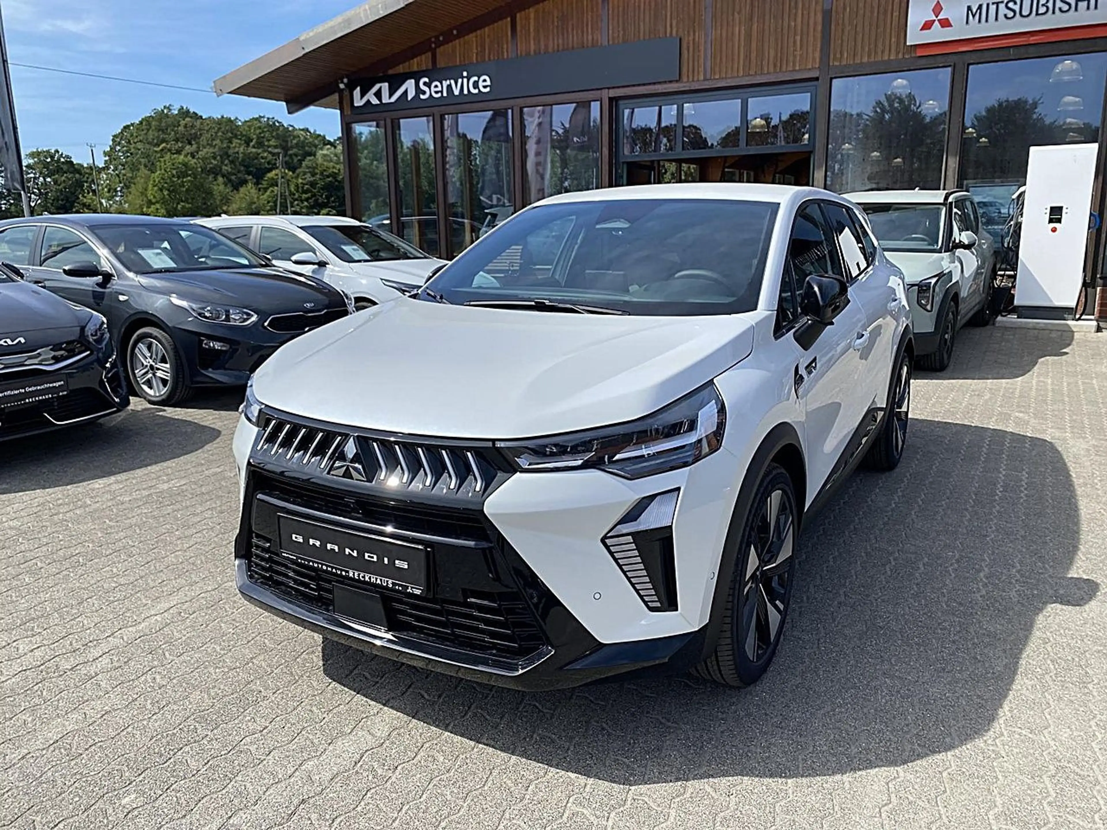 Mitsubishi Grandis Intro Edition 1,8l HEV AT LED DAB+ Klima Navi