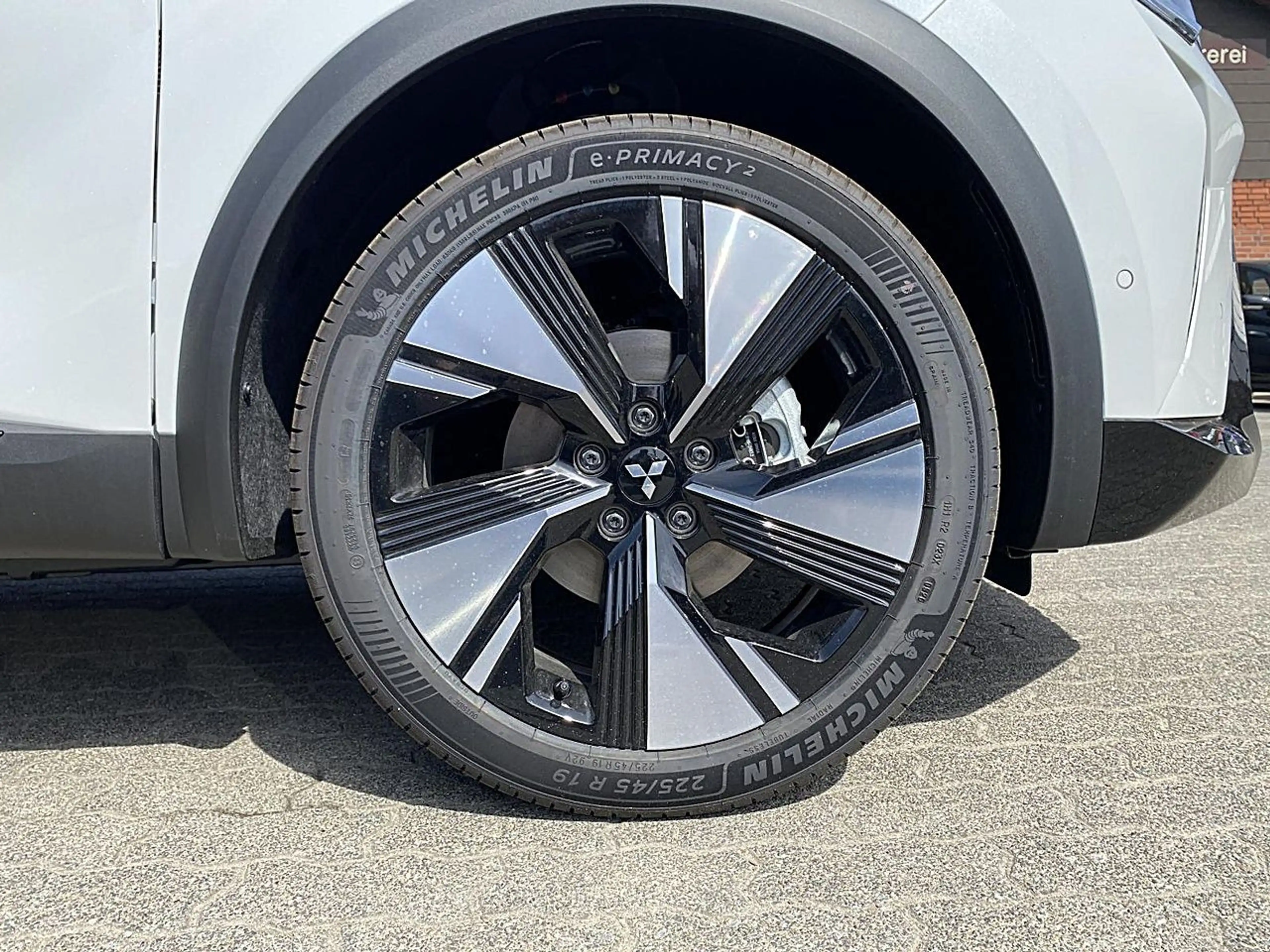 Mitsubishi Grandis Intro Edition 1,8l HEV AT LED DAB+ Klima Navi — photo 9