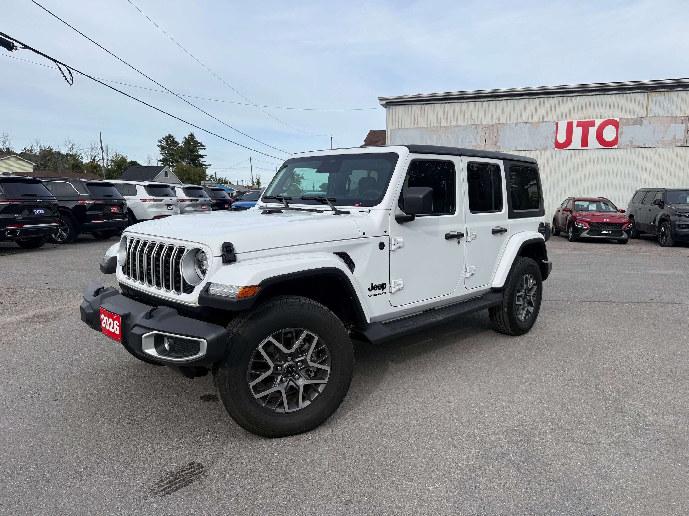 2026 Jeep Wrangler Sahara 4 Door 4X4 - Mckinley Leather!