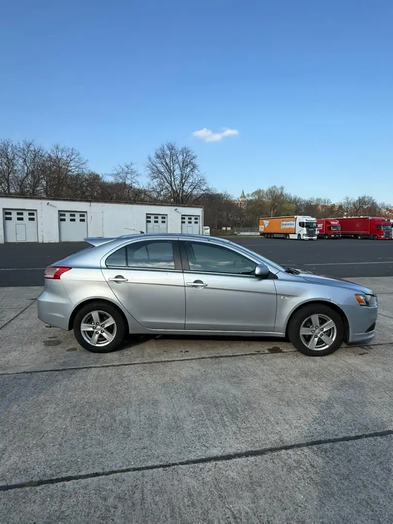 Mitsubishi Lancer 2.0 DI-D Inform - 2