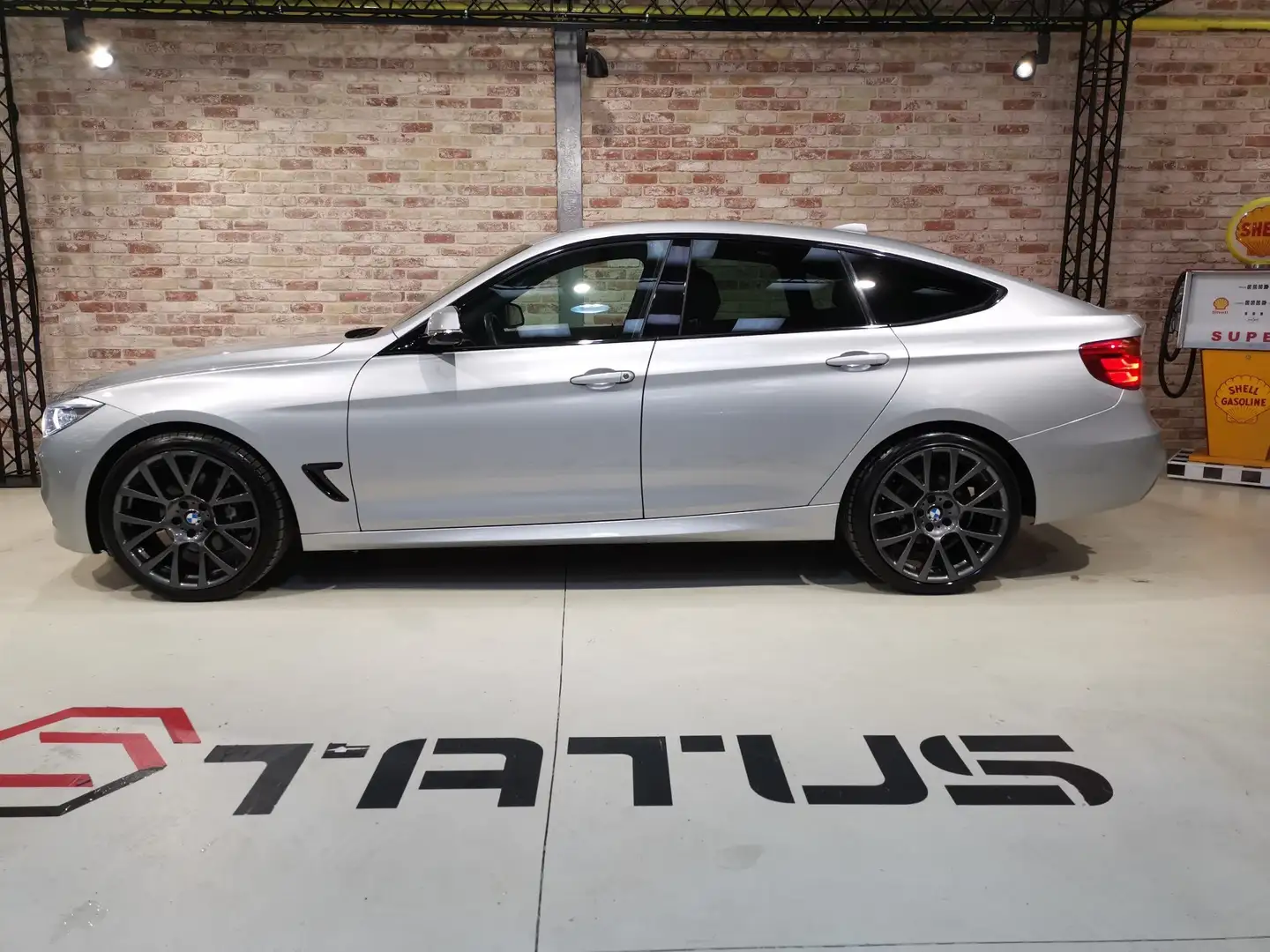 BMW 328 GT. 2.0i. FULL. M-PACK. PANO. 20INCH. Zilver - 2