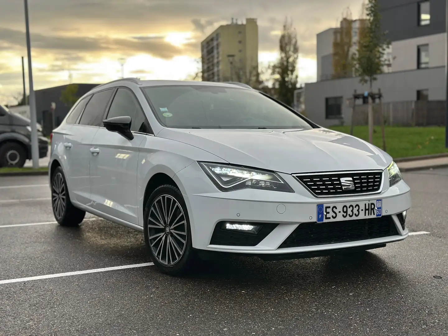 SEAT Leon ST 2.0 TDI 150 Start/Stop DSG6 Blanc - 2