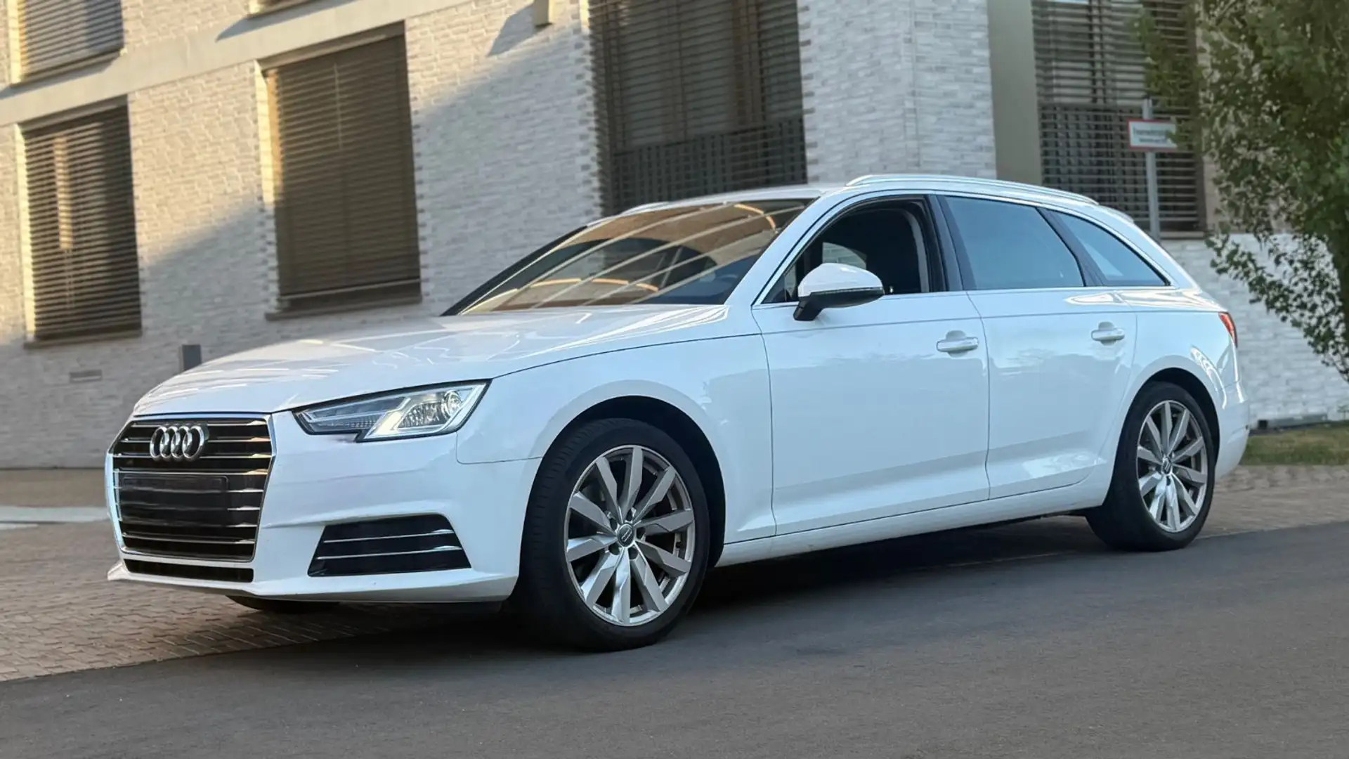 Audi A4 Avant design|NAVI|XENON|AUTOMATIK|FACELIFT| Weiß - 2