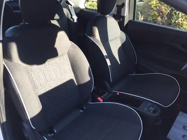 Fiat 500E view 9