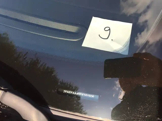Fiat 500E view 18