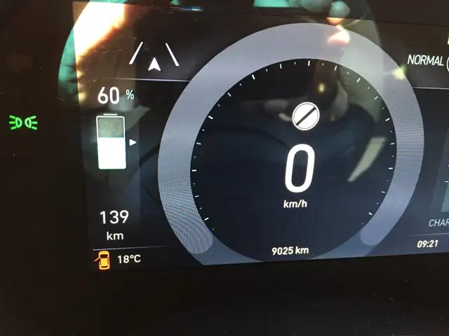 Fiat 500E view 17