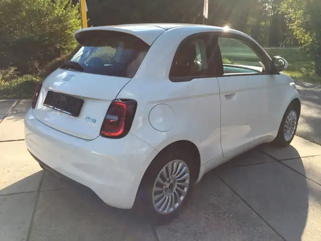 Fiat 500E view 6