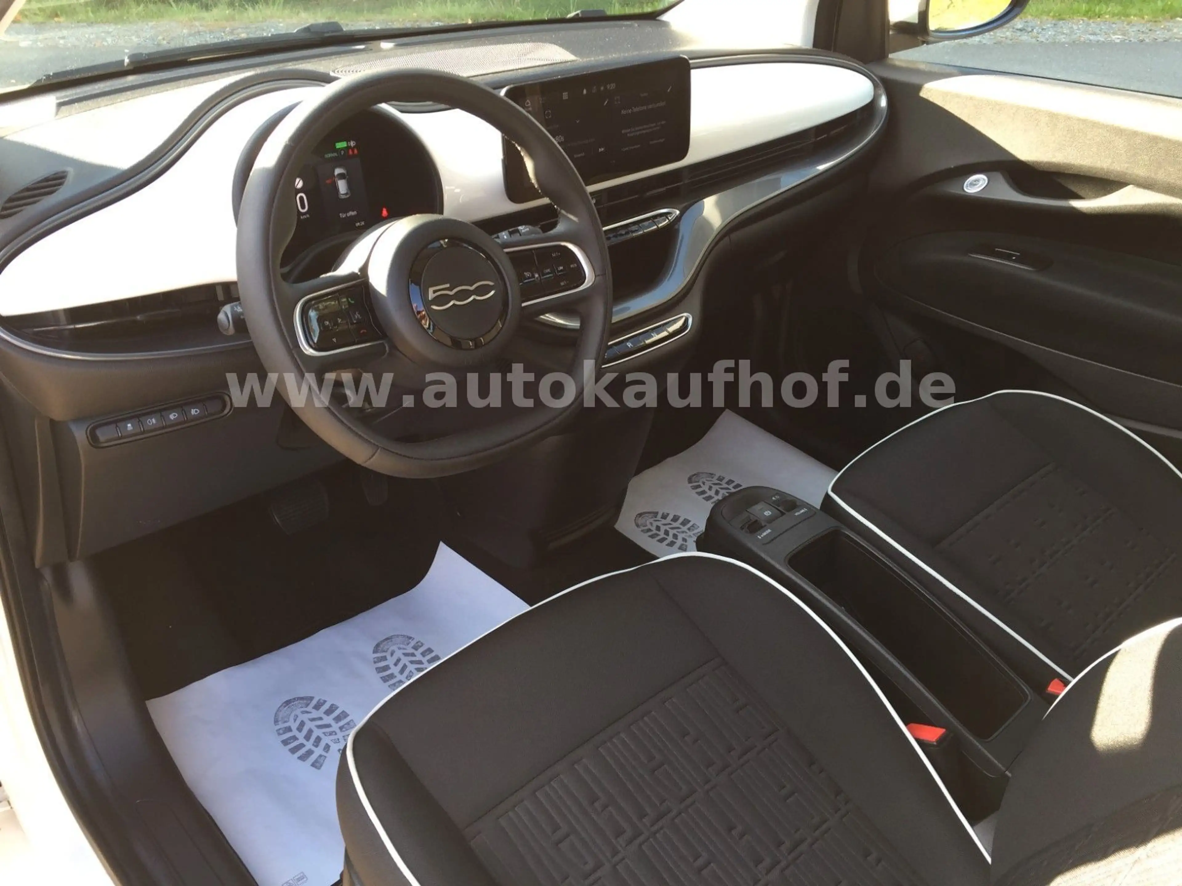 Fiat 500e Tempomat, Carplay / Android Auto — photo 12