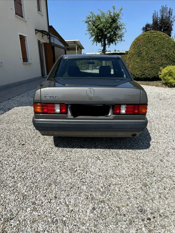 Mercedes-Benz 190 2.0 E 122cv, foto 3