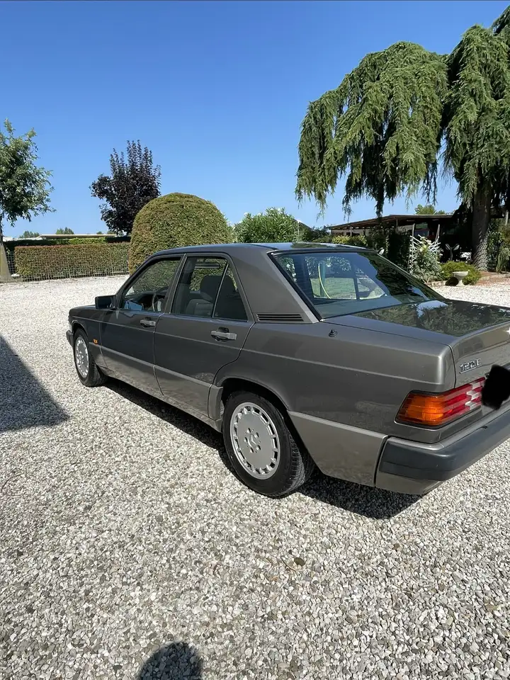 Mercedes-Benz 190 2.0 E 122cv, foto 4