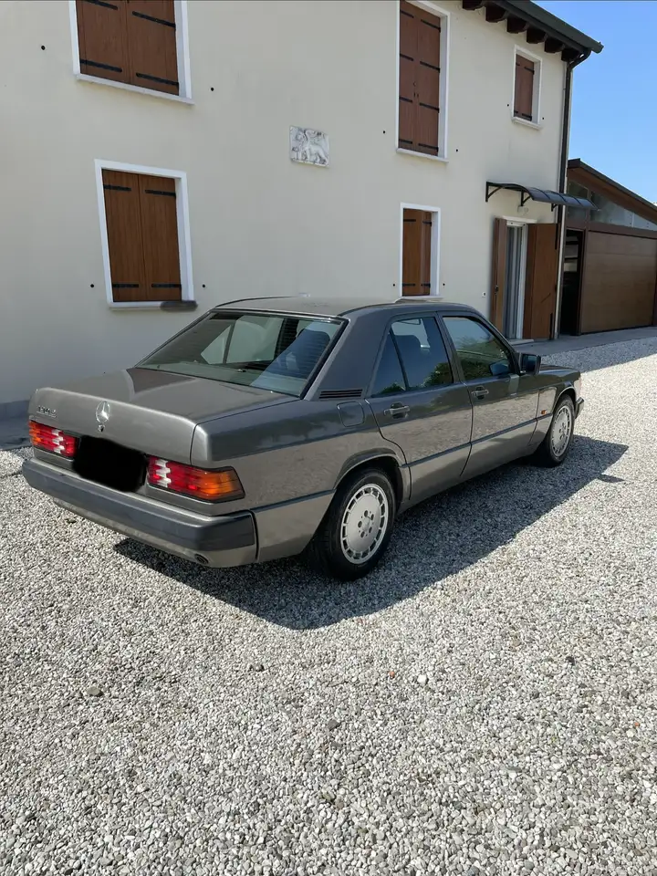 Mercedes-Benz 190 2.0 E 122cv, foto 7