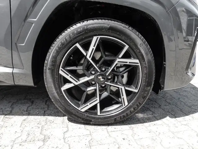 Hyundai Tucson view 3