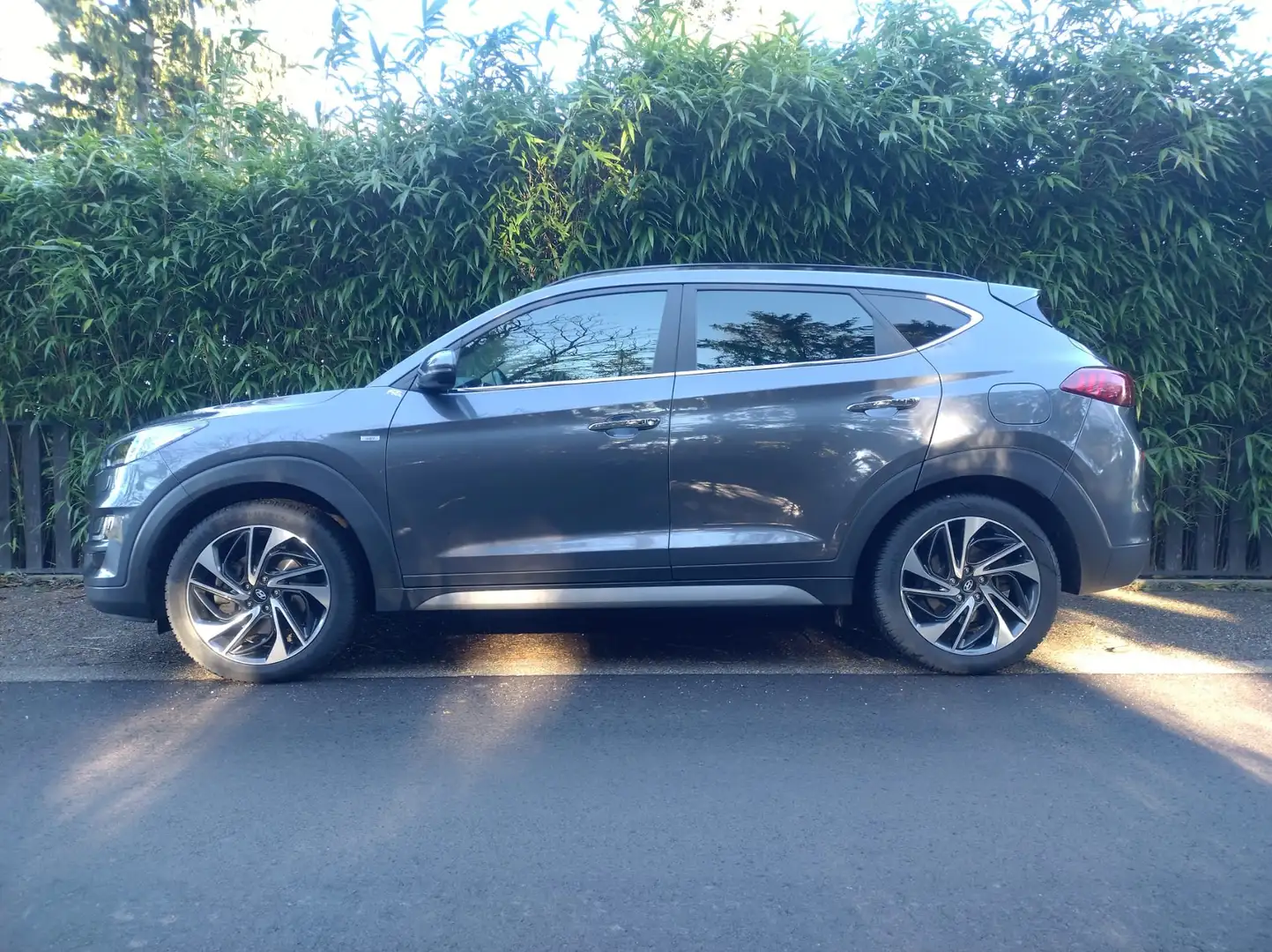 Hyundai TUCSON Tucson 2,0 CRDI 4WD Level 6 Aut. Grau - 1