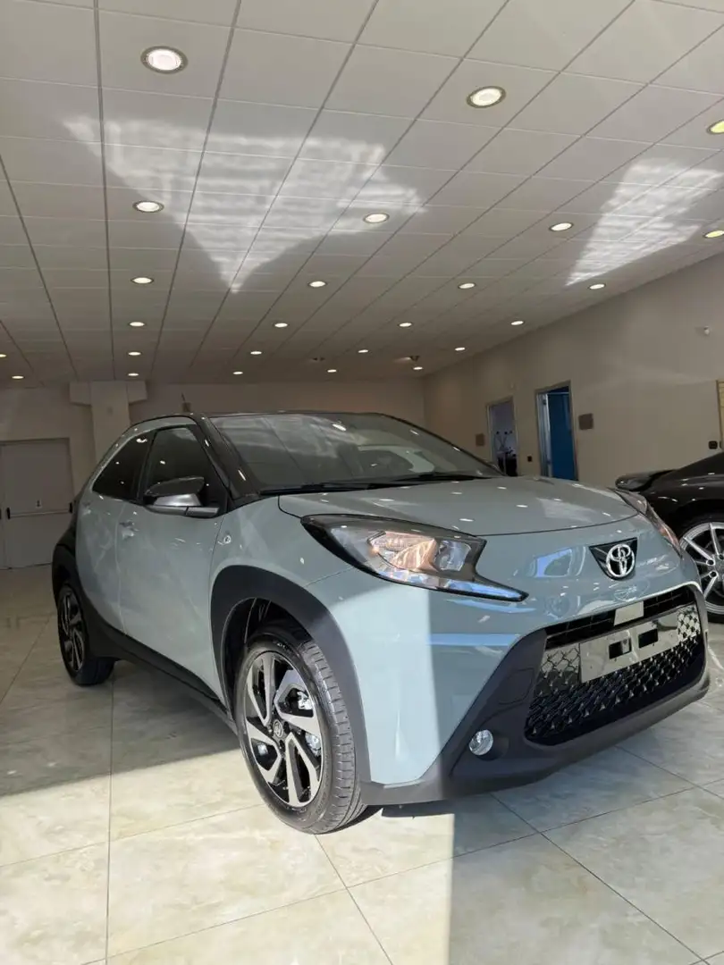 Toyota Aygo X 1.0 VVT-i 72 CV 5p. Trend S-CVT Verde - 2