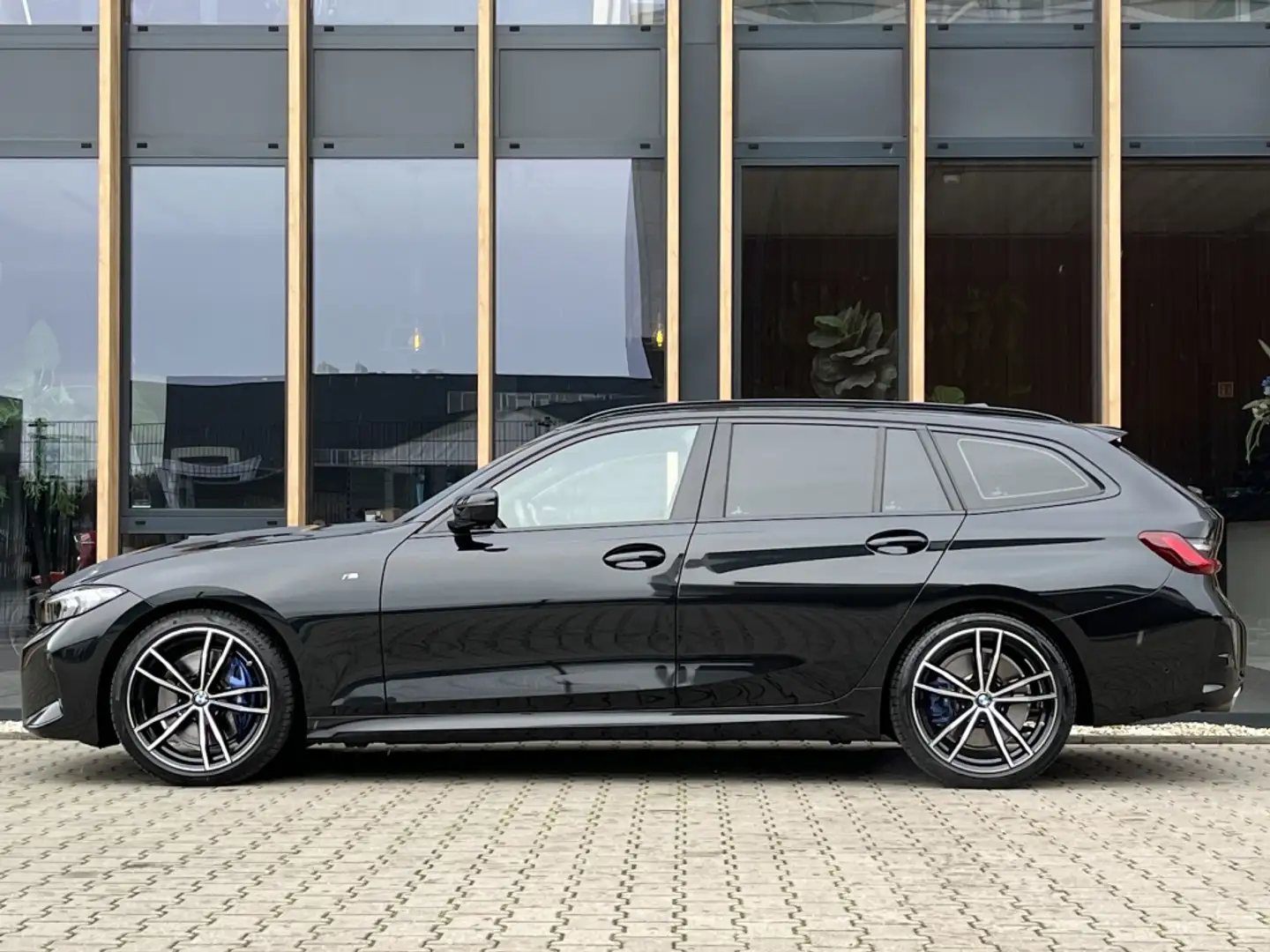 BMW 330 3-serie Touring 330i M-sport | Adapt.cruise | Stoe Zwart - 2