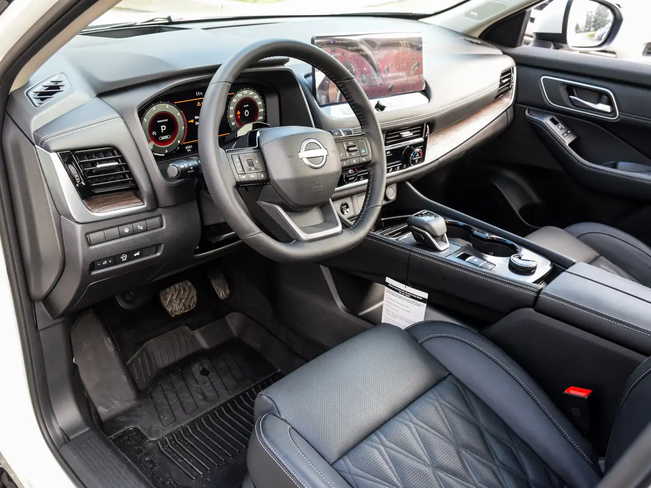 Nissan Rogue снимка Nissan Rogue