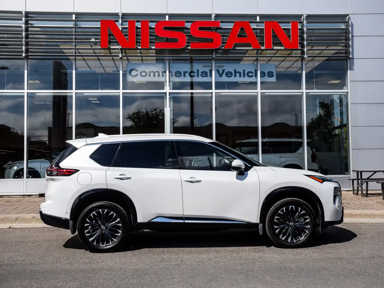 Nissan Rogue снимка Nissan Rogue
