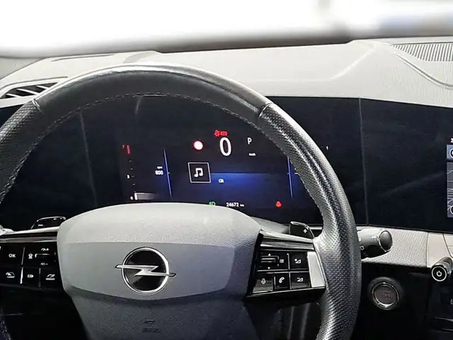 Opel Astra view 12