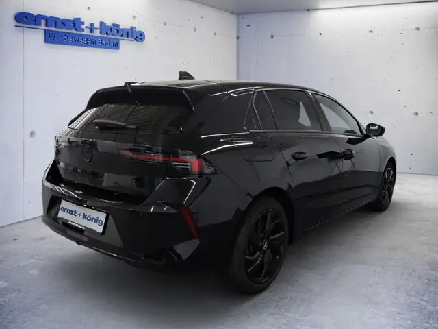 Opel Astra view 3
