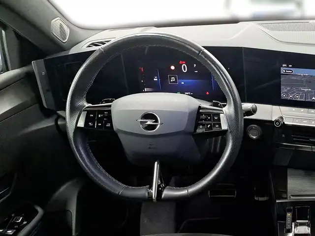 Opel Astra view 11