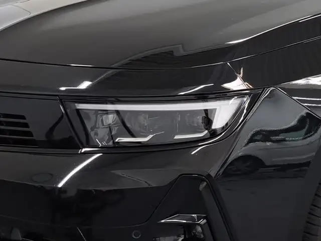 Opel Astra view 5