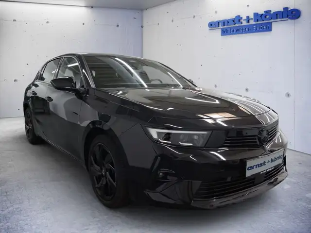 Opel Astra view 2