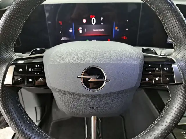 Opel Astra view 13
