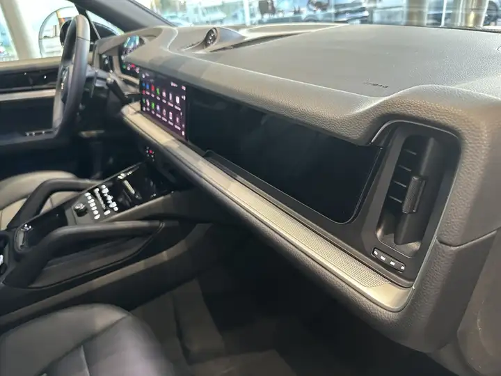 Porsche Cayenne 2025, foto 36