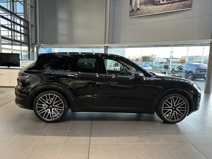 Porsche Cayenne 2025, foto 8