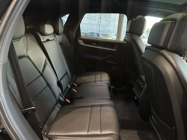 Porsche Cayenne 2025, foto 38
