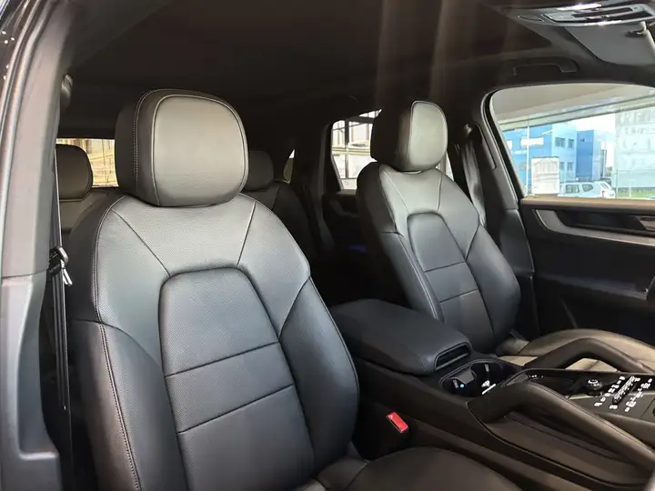 Porsche Cayenne 2025, foto 37