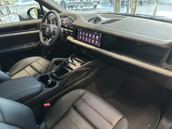 Porsche Cayenne 2025, foto 33
