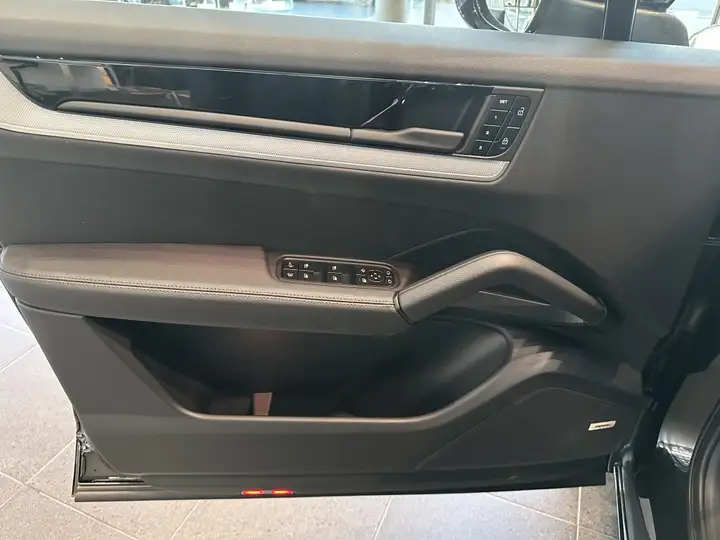 Porsche Cayenne 2025, foto 22