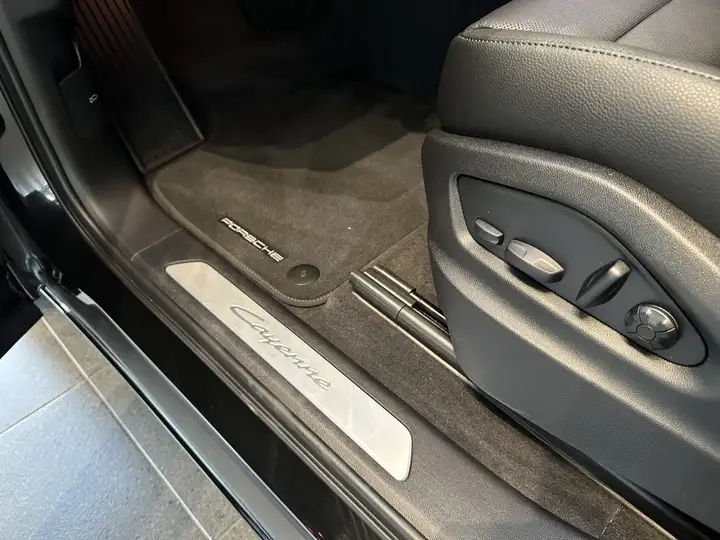 Porsche Cayenne 2025, foto 25