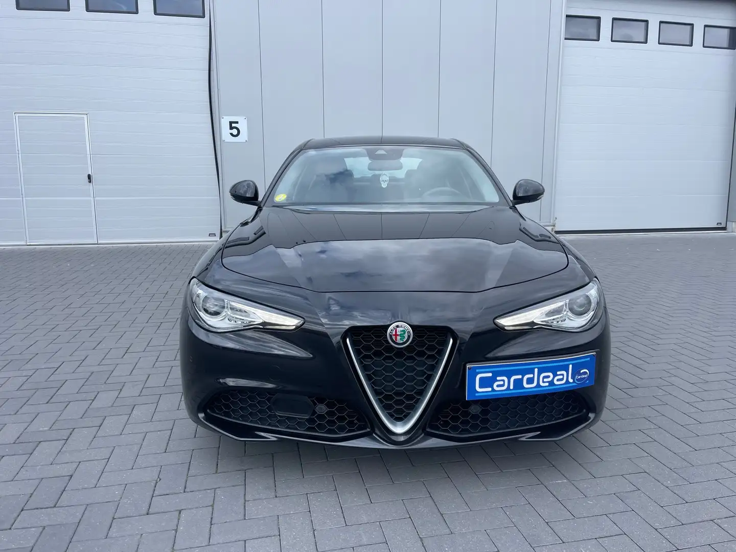 Alfa Romeo Giulia 2.2 MJD euro6ei//FAIBLE.KLM//GPS//CLIM//GARANTIE// Zwart - 2