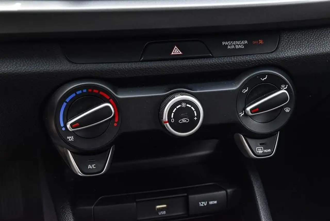 Kia Rio снимка Kia Rio