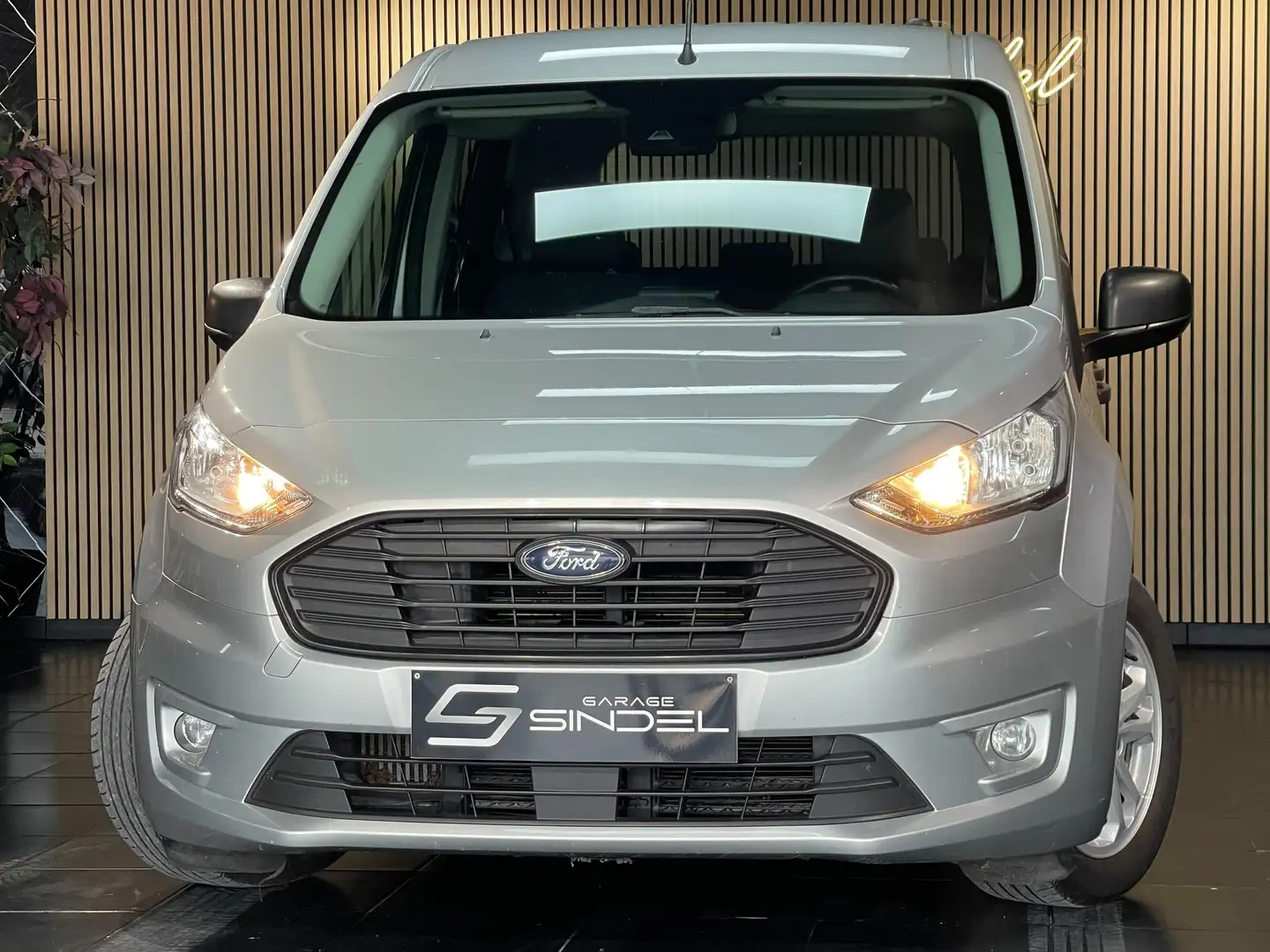 Ford Tourneo Connect 1.0i *GARANTIE 1 AN*CLIM Plateado - 1