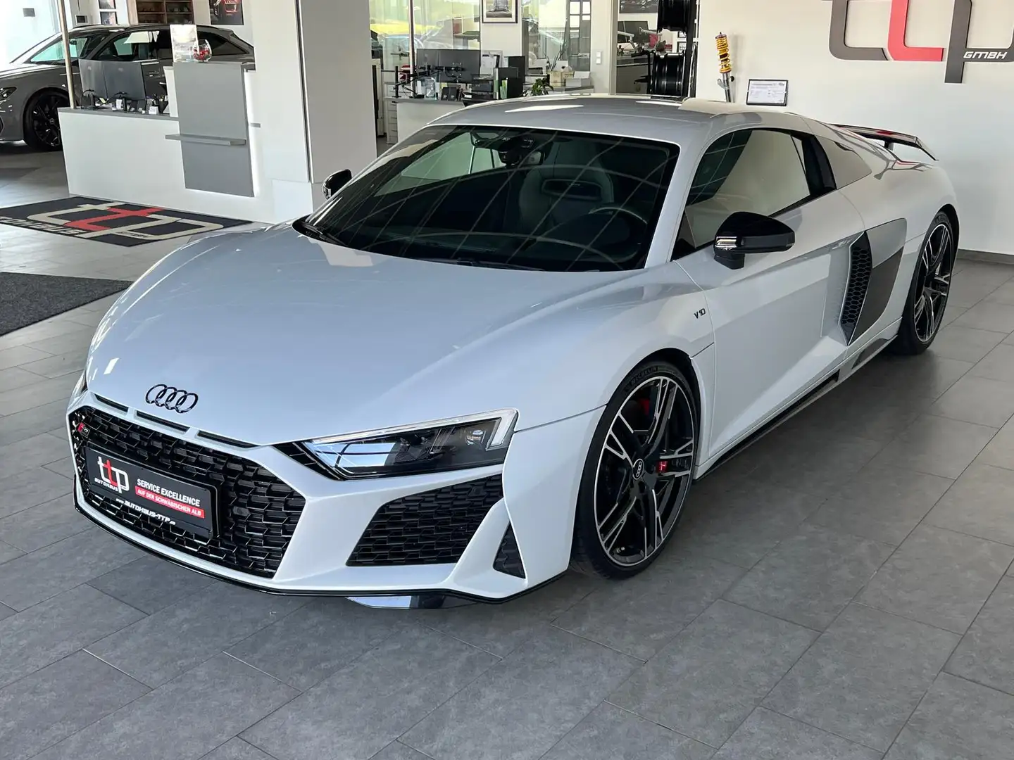 Audi R8 performance SCHALE Carbon B&O Keramik LASER Weiß - 2