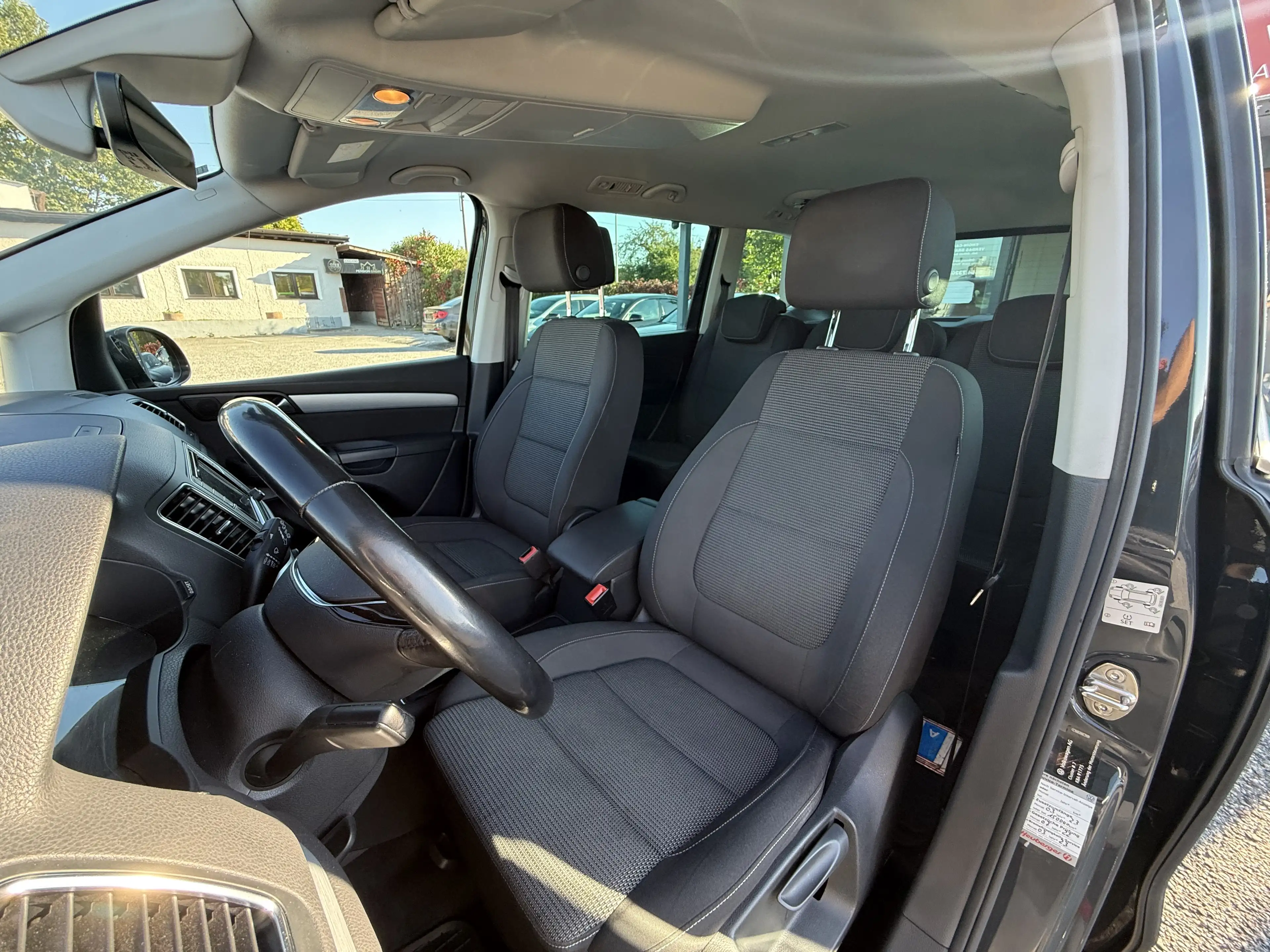 Volkswagen Sharan 2,0 TDI — photo 13