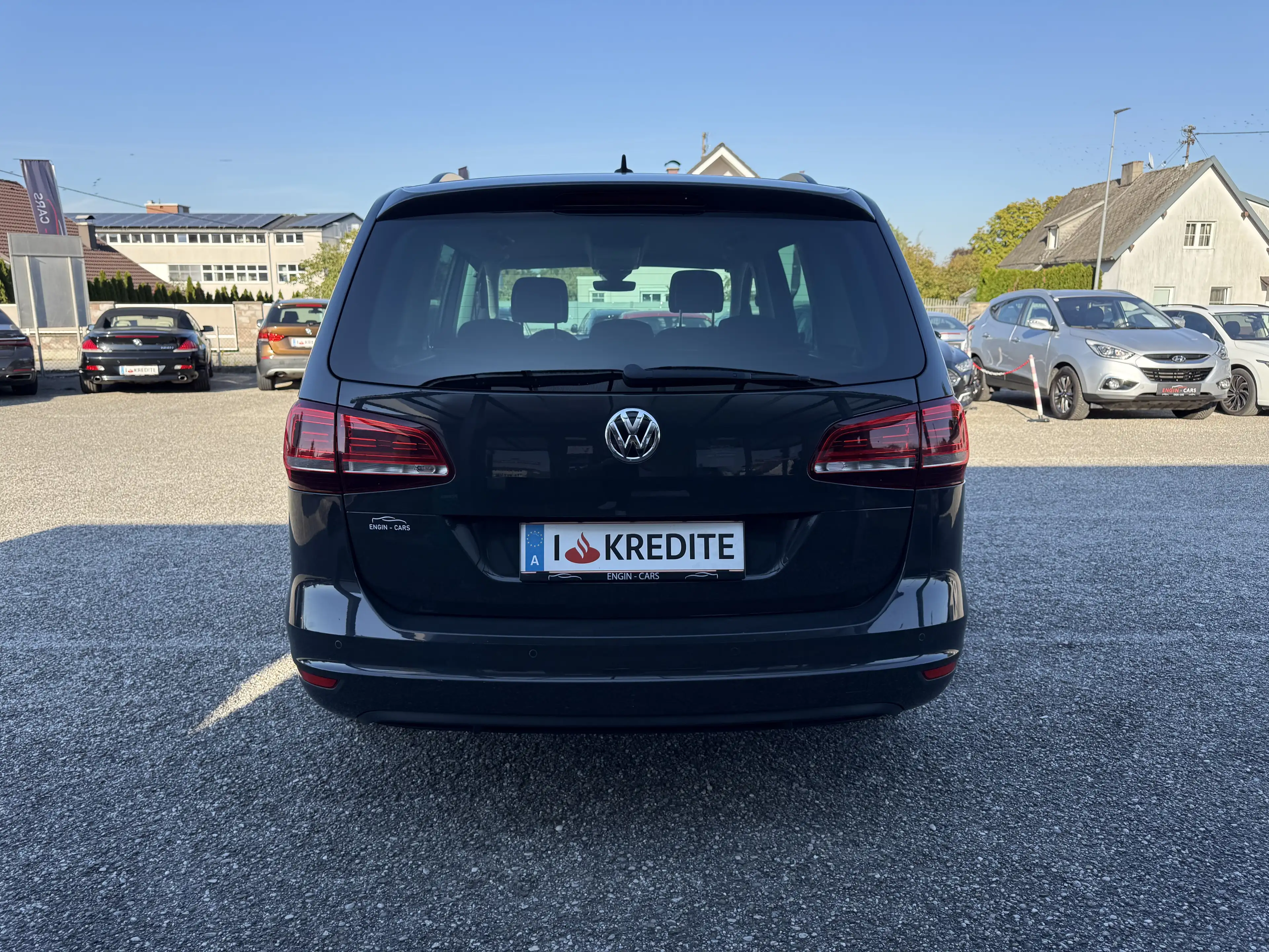 Volkswagen Sharan 2,0 TDI — photo 6