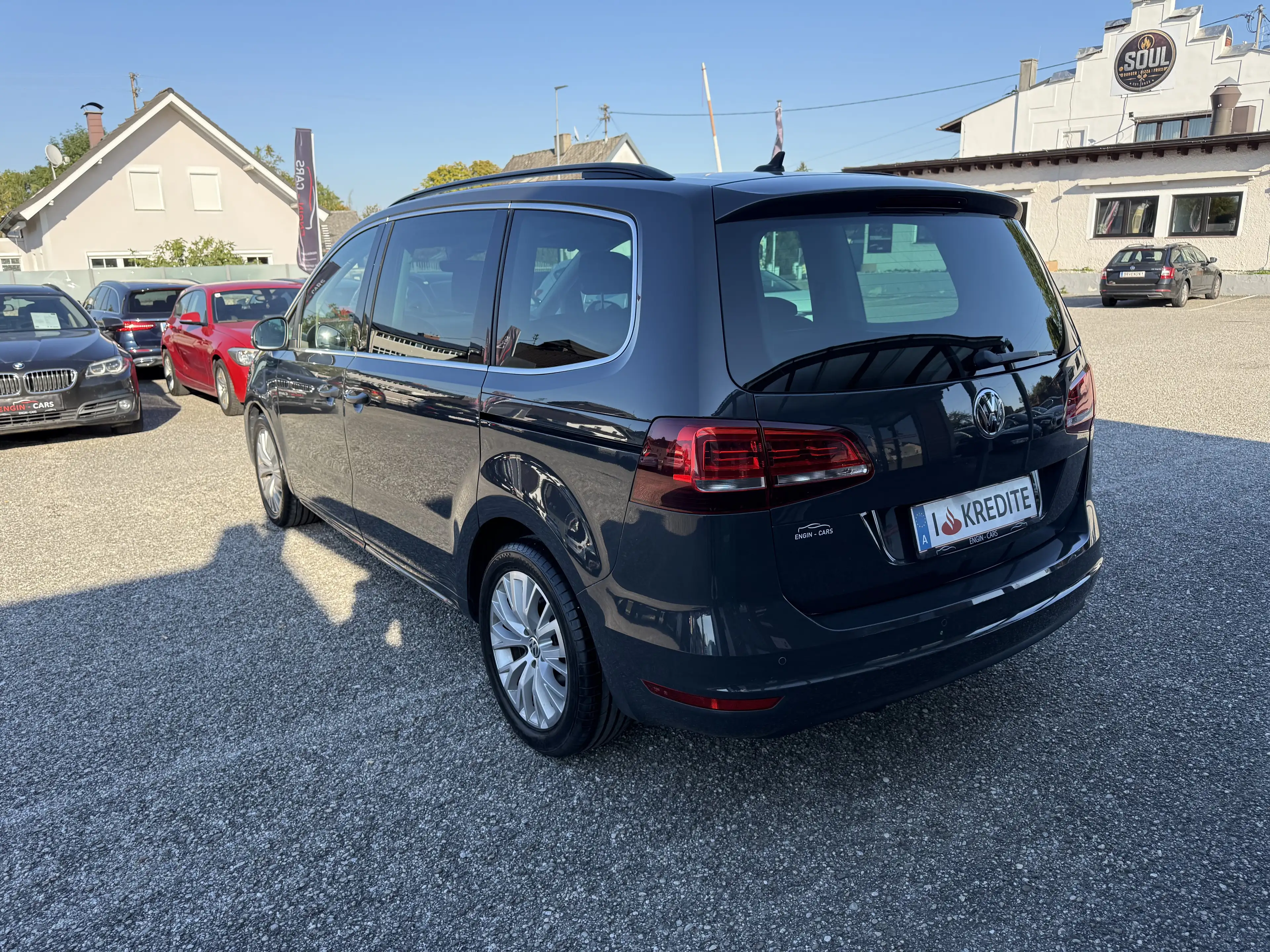 Volkswagen Sharan 2,0 TDI — photo 7