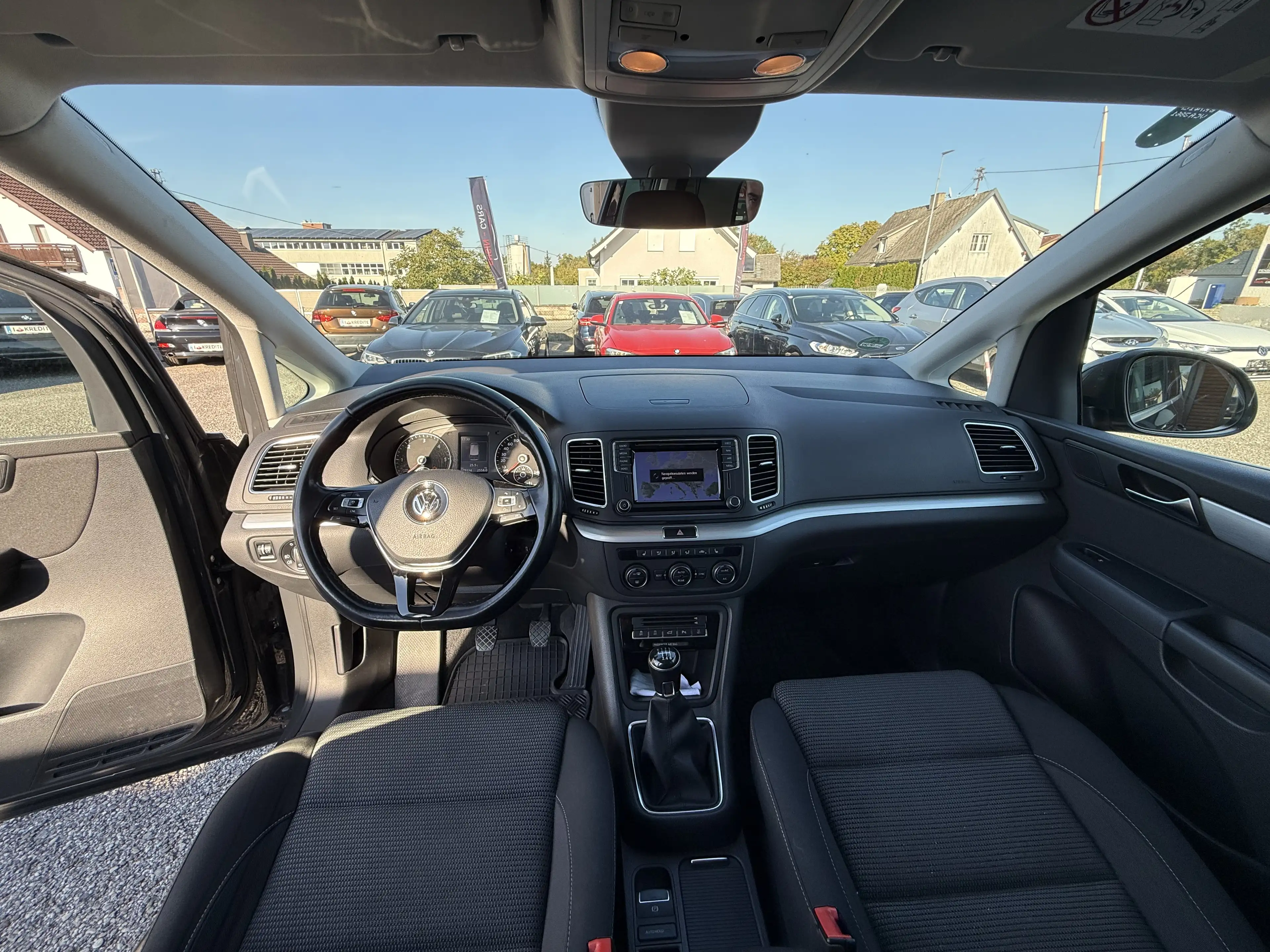 Volkswagen Sharan 2,0 TDI — photo 12