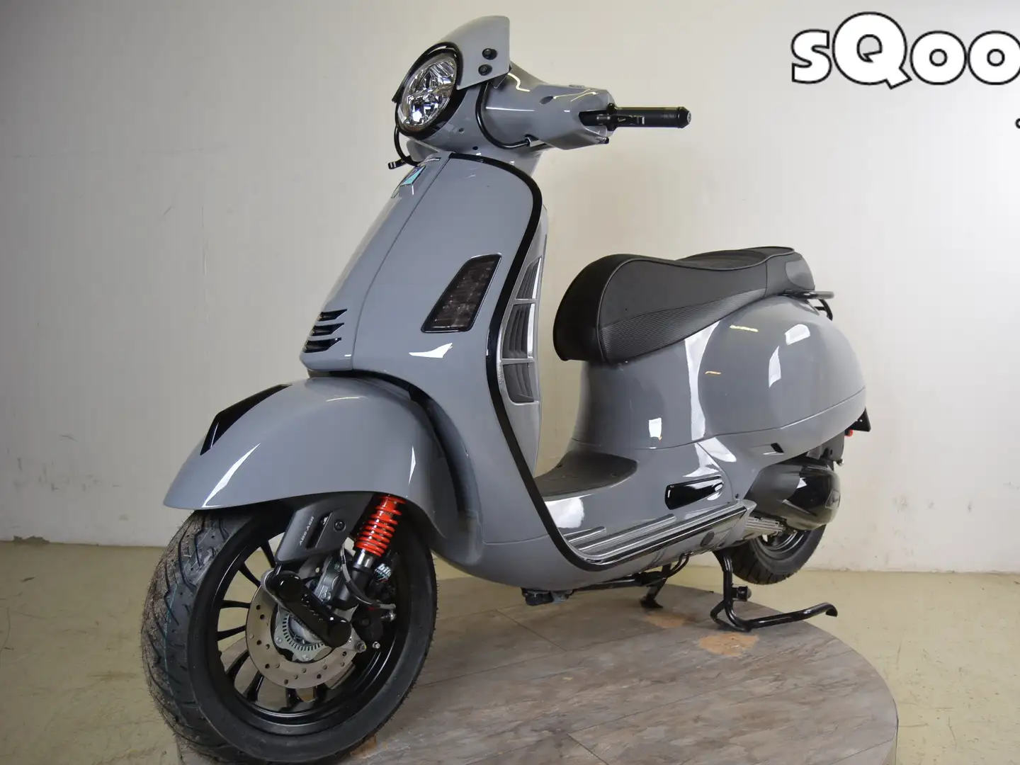 Vespa GTS 300 SuperTechMY24 Special Edition CUPRA (statt 12.999) Grau - 2