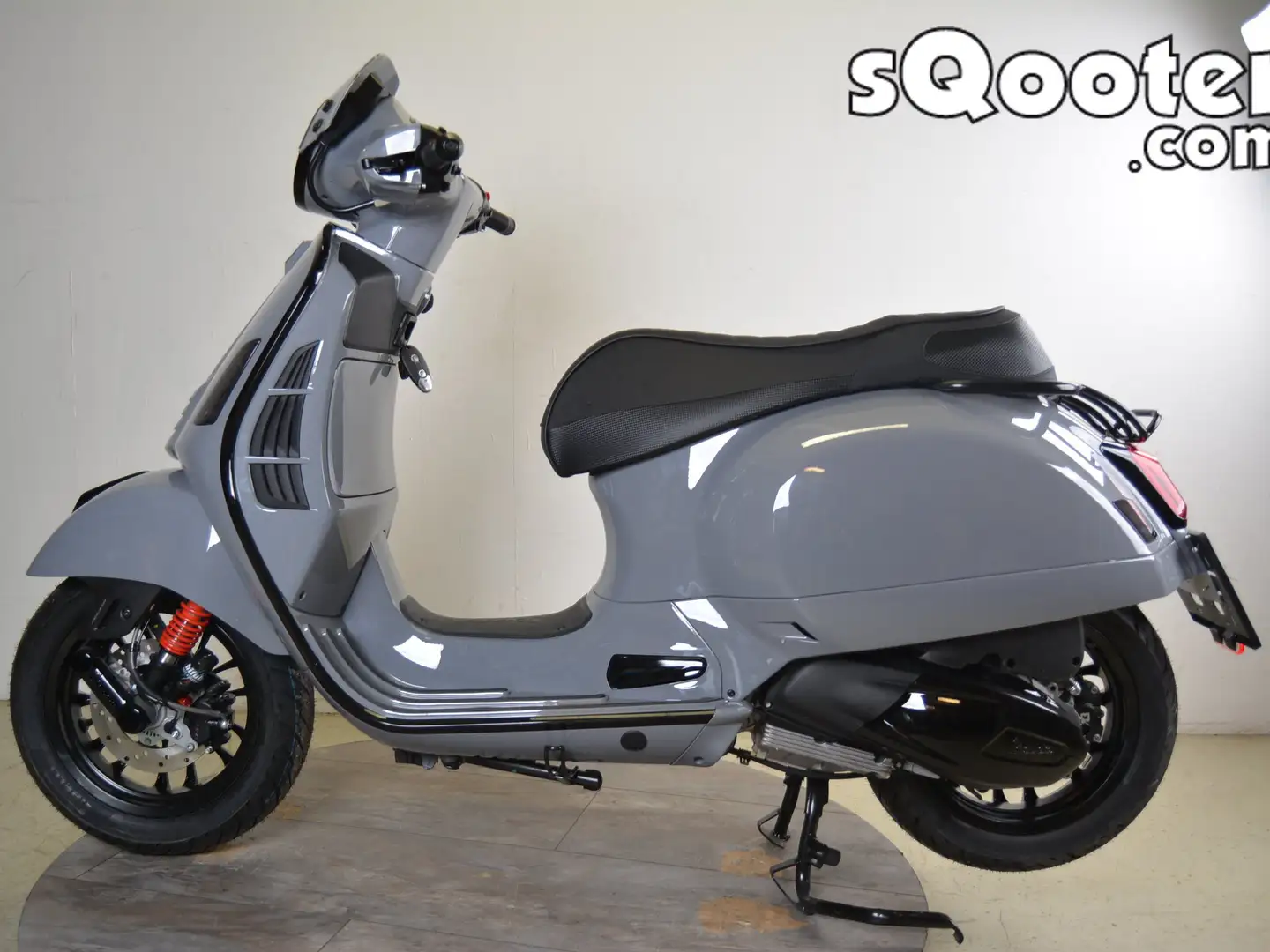 Vespa GTS 300 SuperTechMY24 Special Edition CUPRA (statt 12.999) Grau - 1